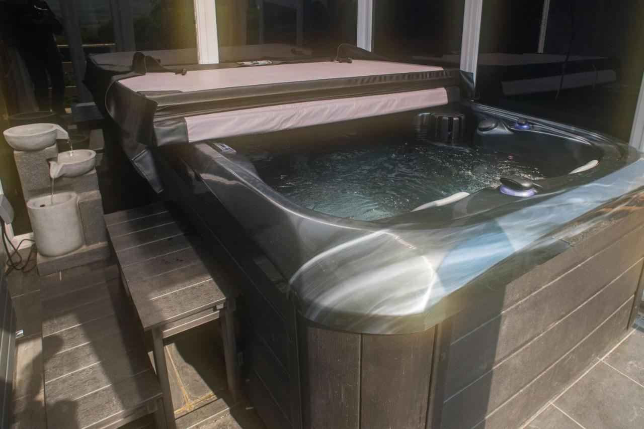 Luxury Super Central Cottage With A Hot Tub/ Gym Portree Extérieur photo